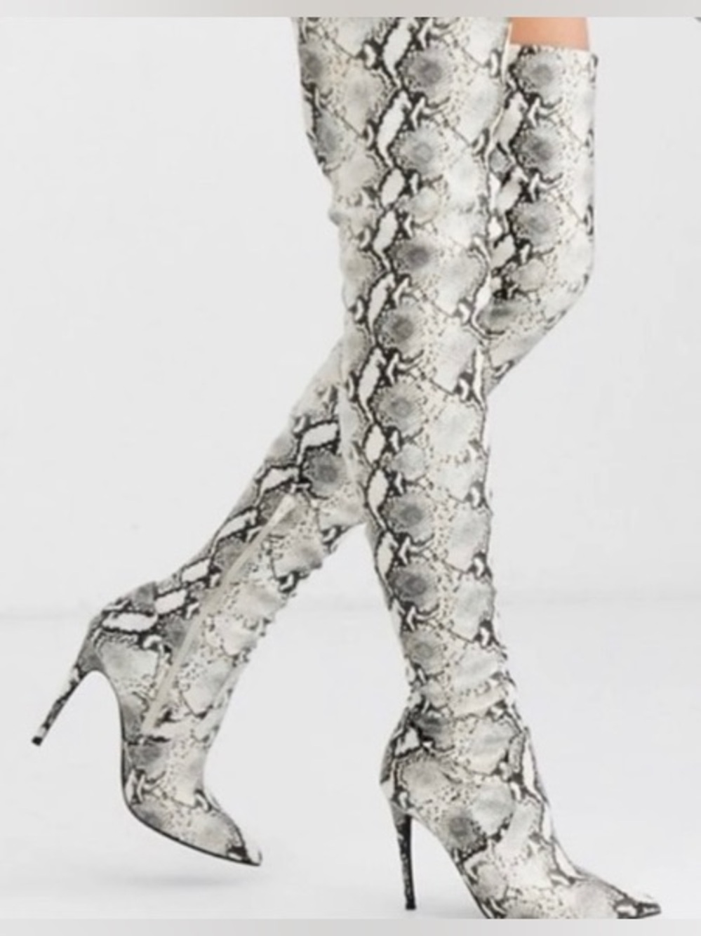 Steve Madden Dominique Thigh High Snakeskin print Boots. Size 9.